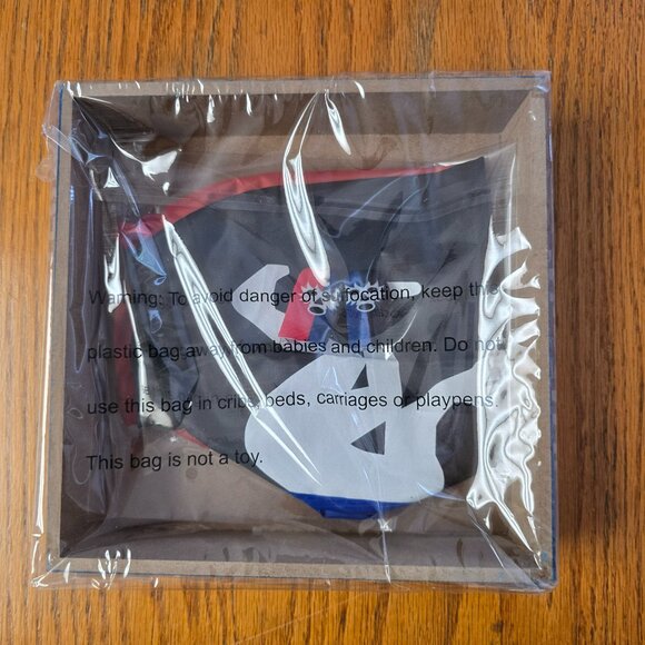 Table Top Thumb Wrestling Game, New NIB, Glove, Stage, 2 Thumb Masks SEALED Game - Picture 3 of 6